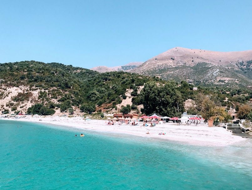 Piqeras, Albania